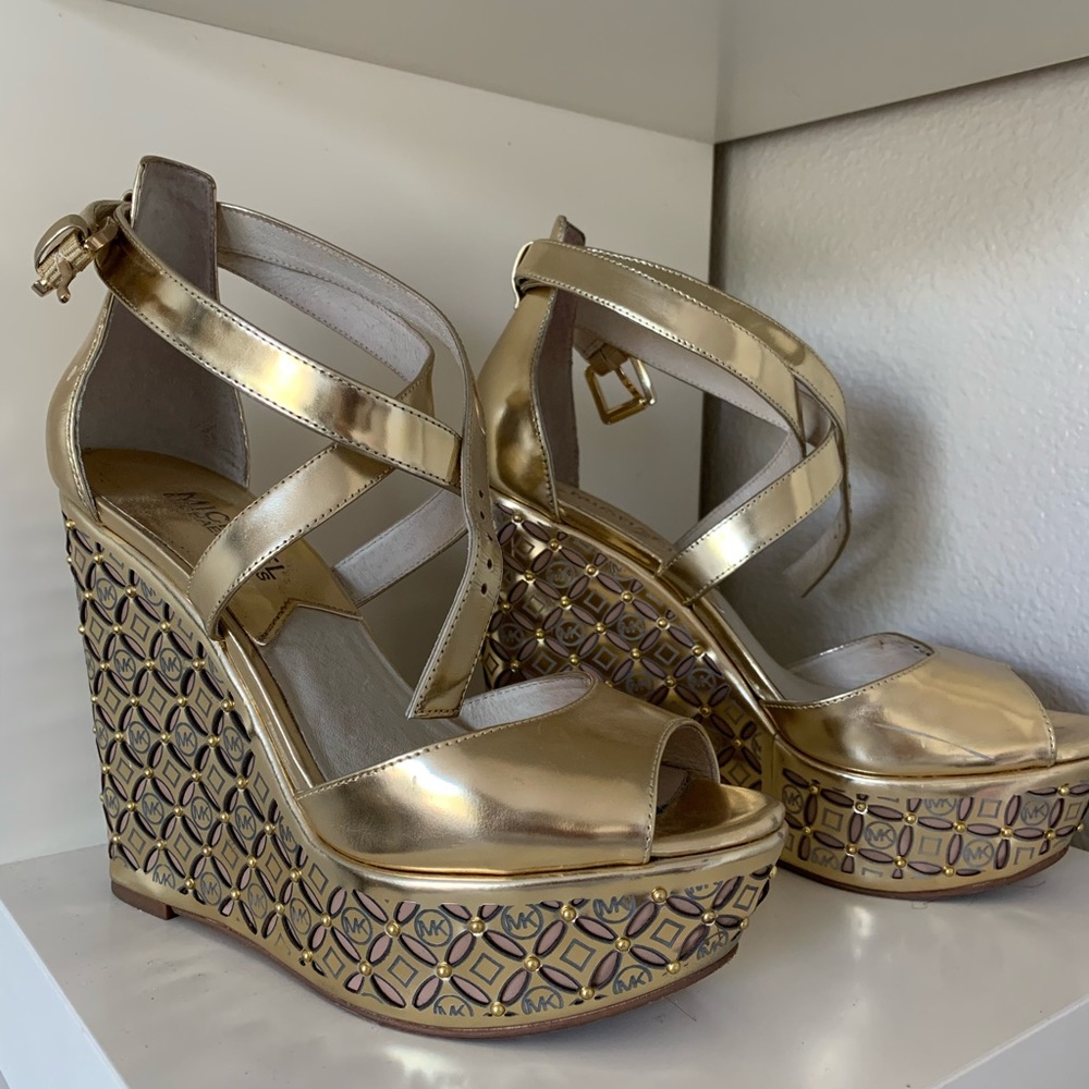 Michael Kors Gabriella wedge sandals size 6